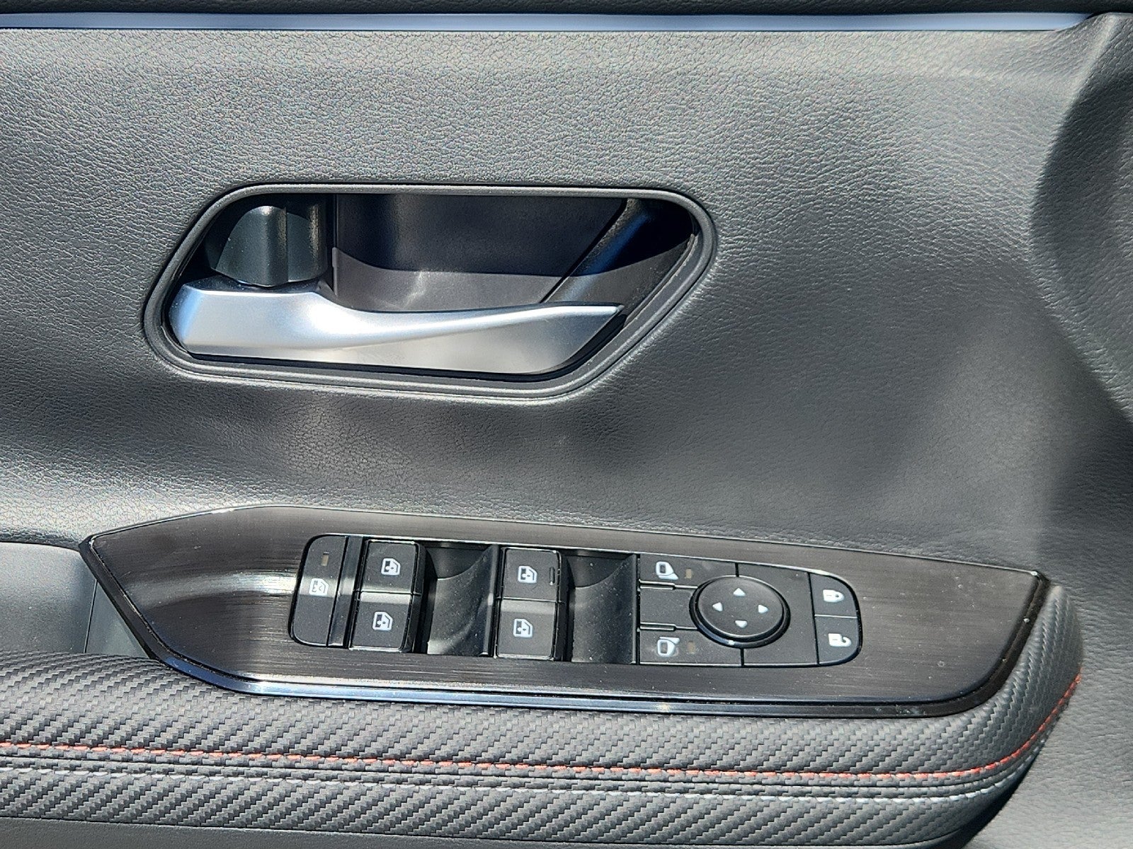 2027 Nissan Kicks SR