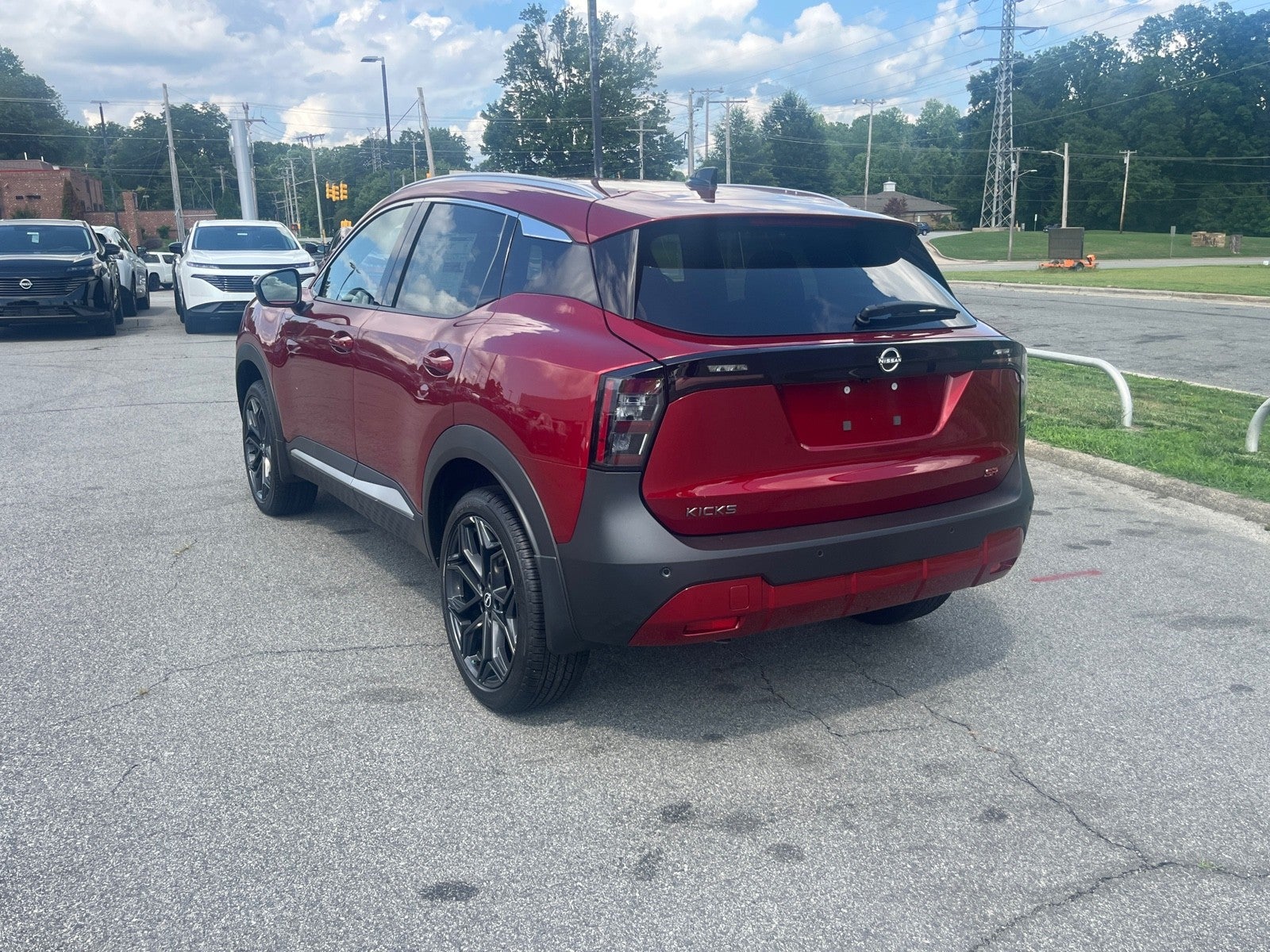2026 Nissan Kicks SR