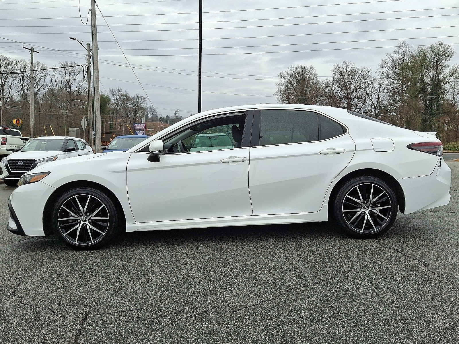 2022 Toyota Camry SE