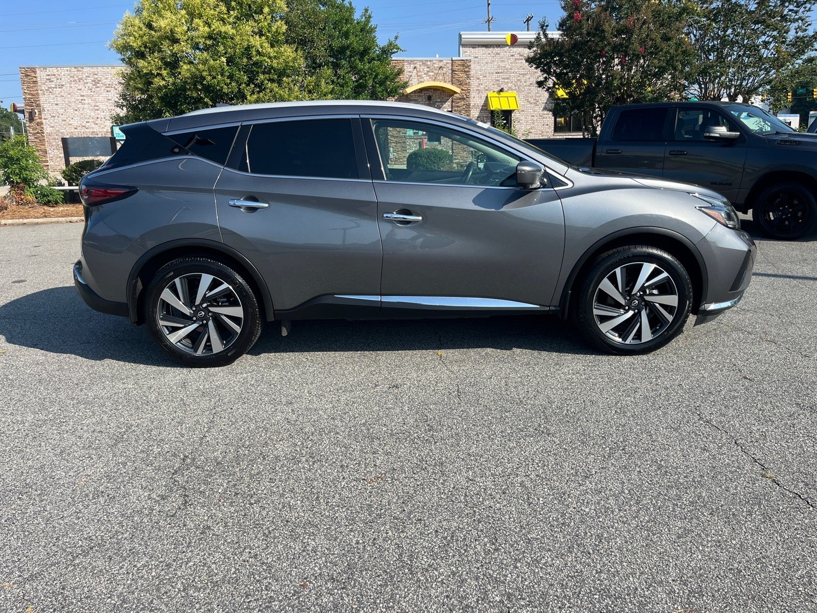 2023 Nissan Murano SL