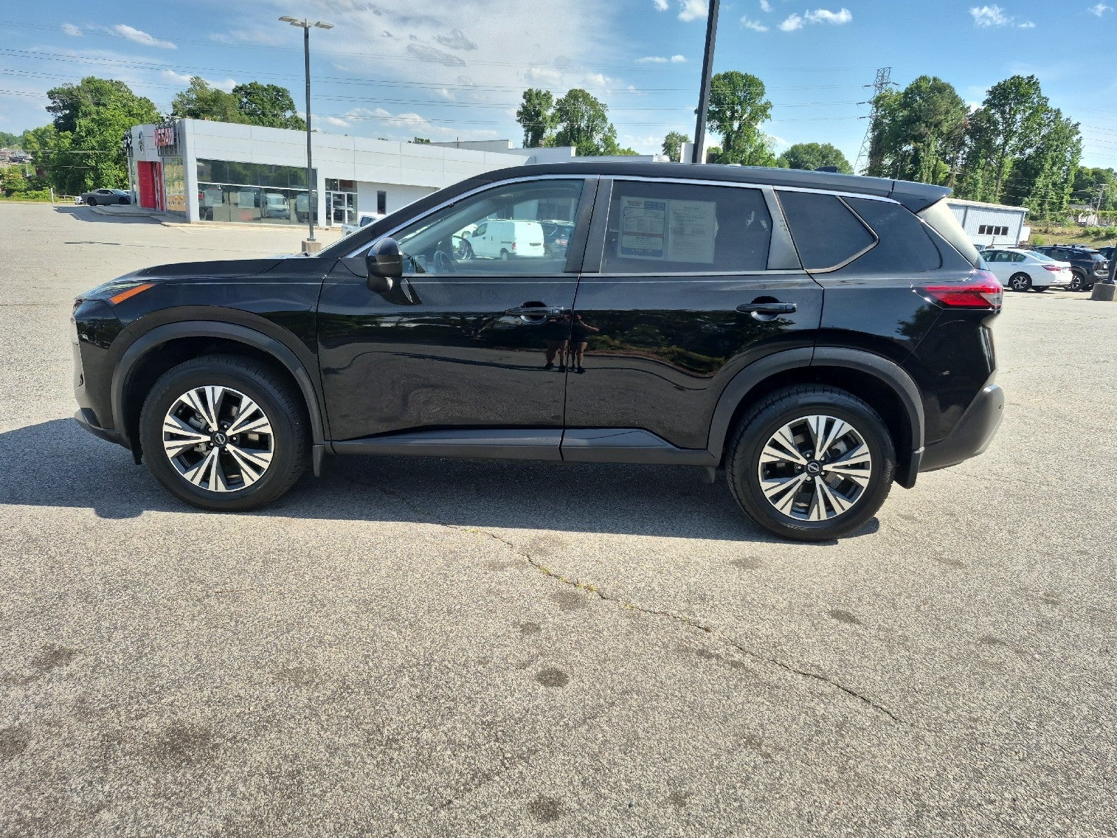 2022 Nissan Rogue SV