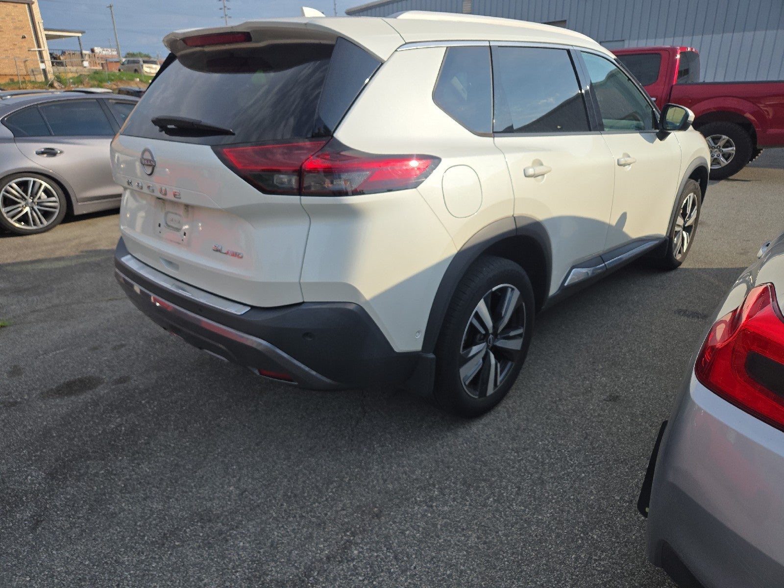 2023 Nissan Rogue SL