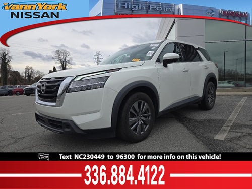 2022 Nissan Pathfinder S