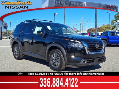 2025 Nissan Pathfinder SV