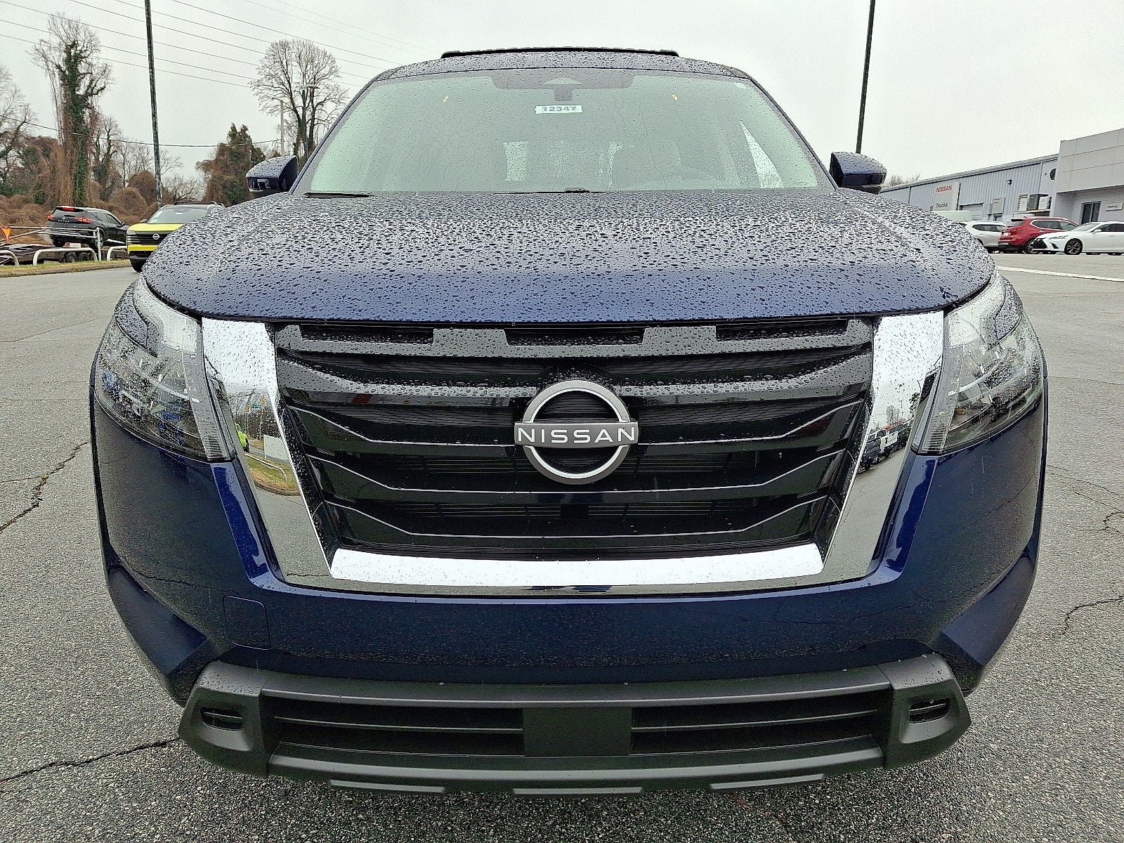 2025 Nissan Pathfinder SV