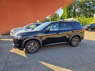 2023 Nissan Pathfinder SV