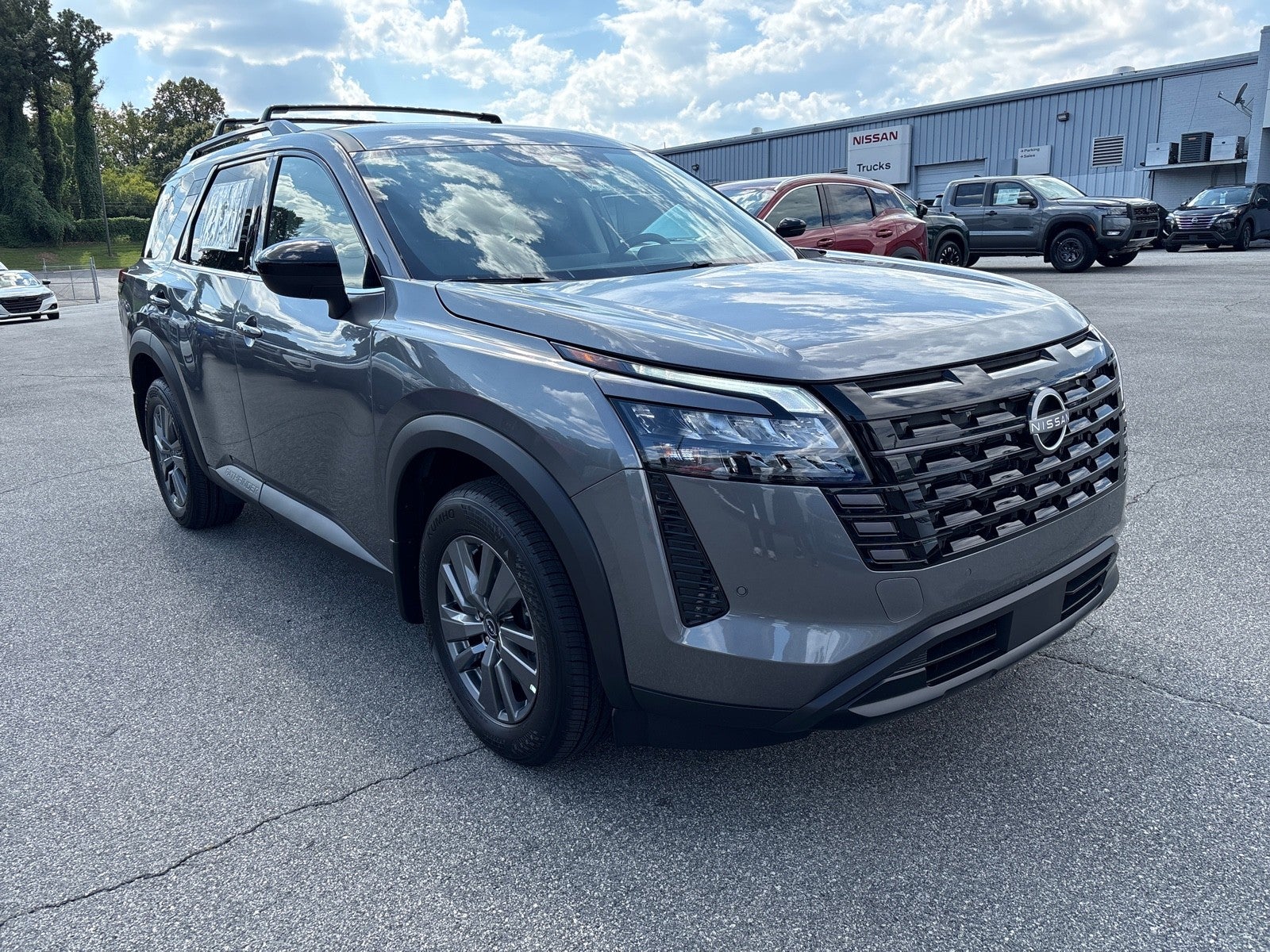 2026 Nissan Pathfinder SV