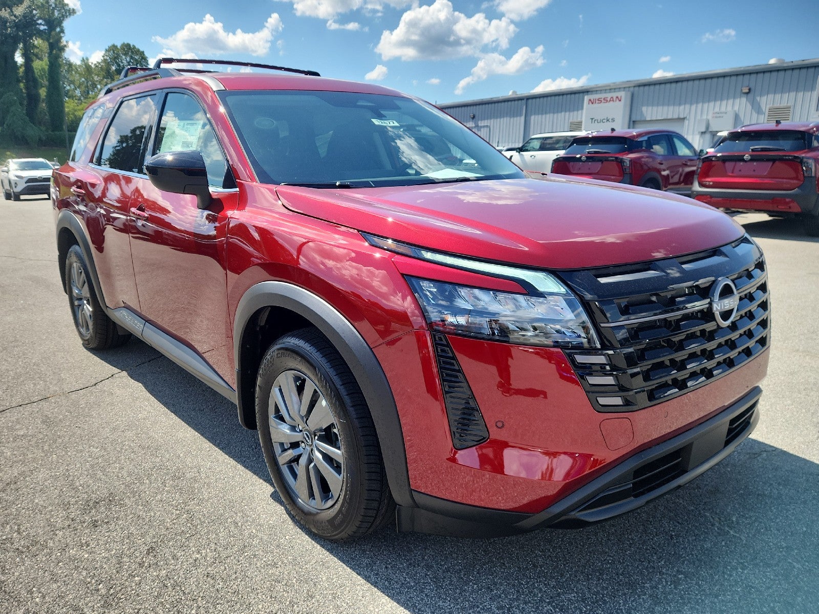2026 Nissan Pathfinder SV