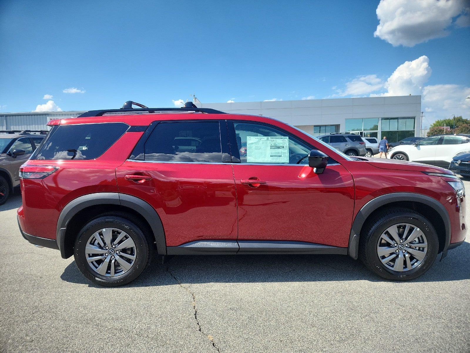 2026 Nissan Pathfinder SV