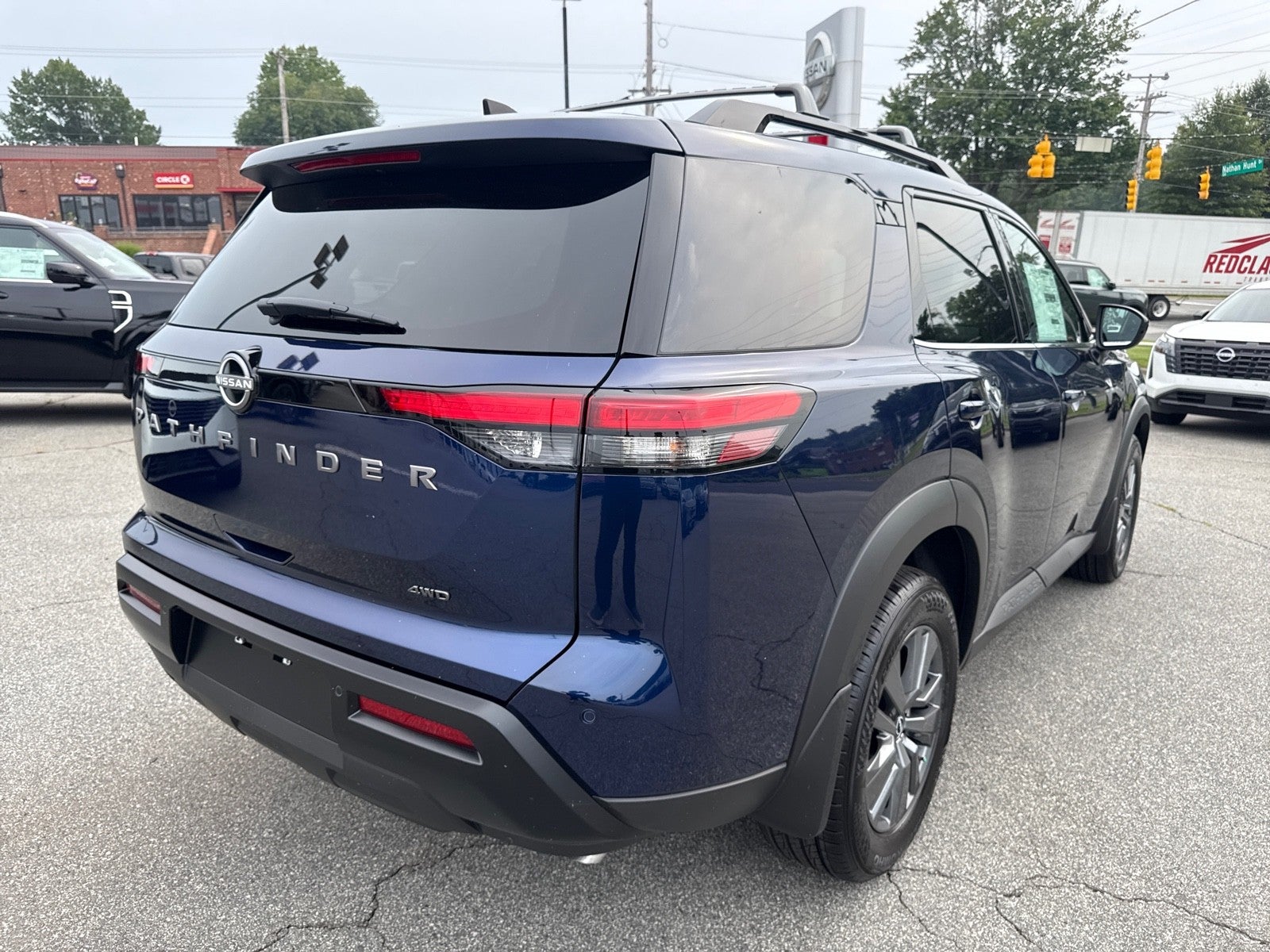 2026 Nissan Pathfinder SV