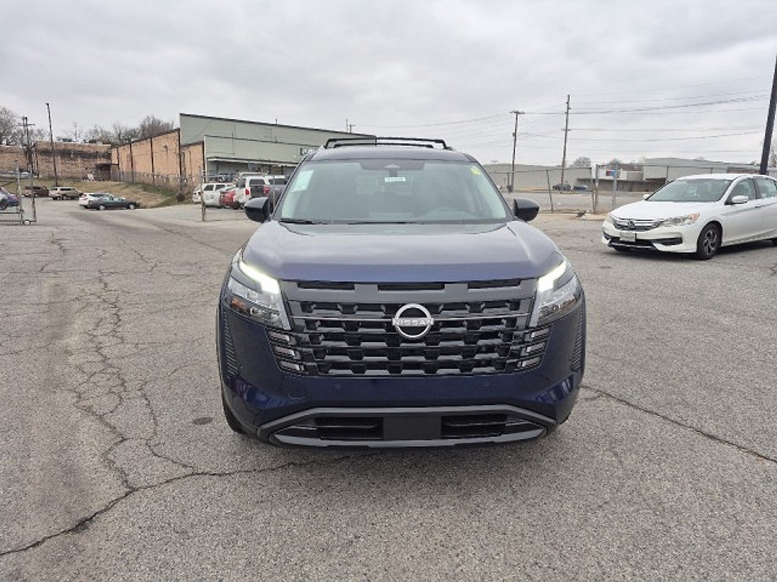 2026 Nissan Pathfinder SV