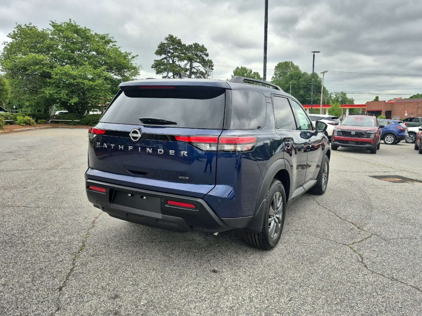 2026 Nissan Pathfinder SV