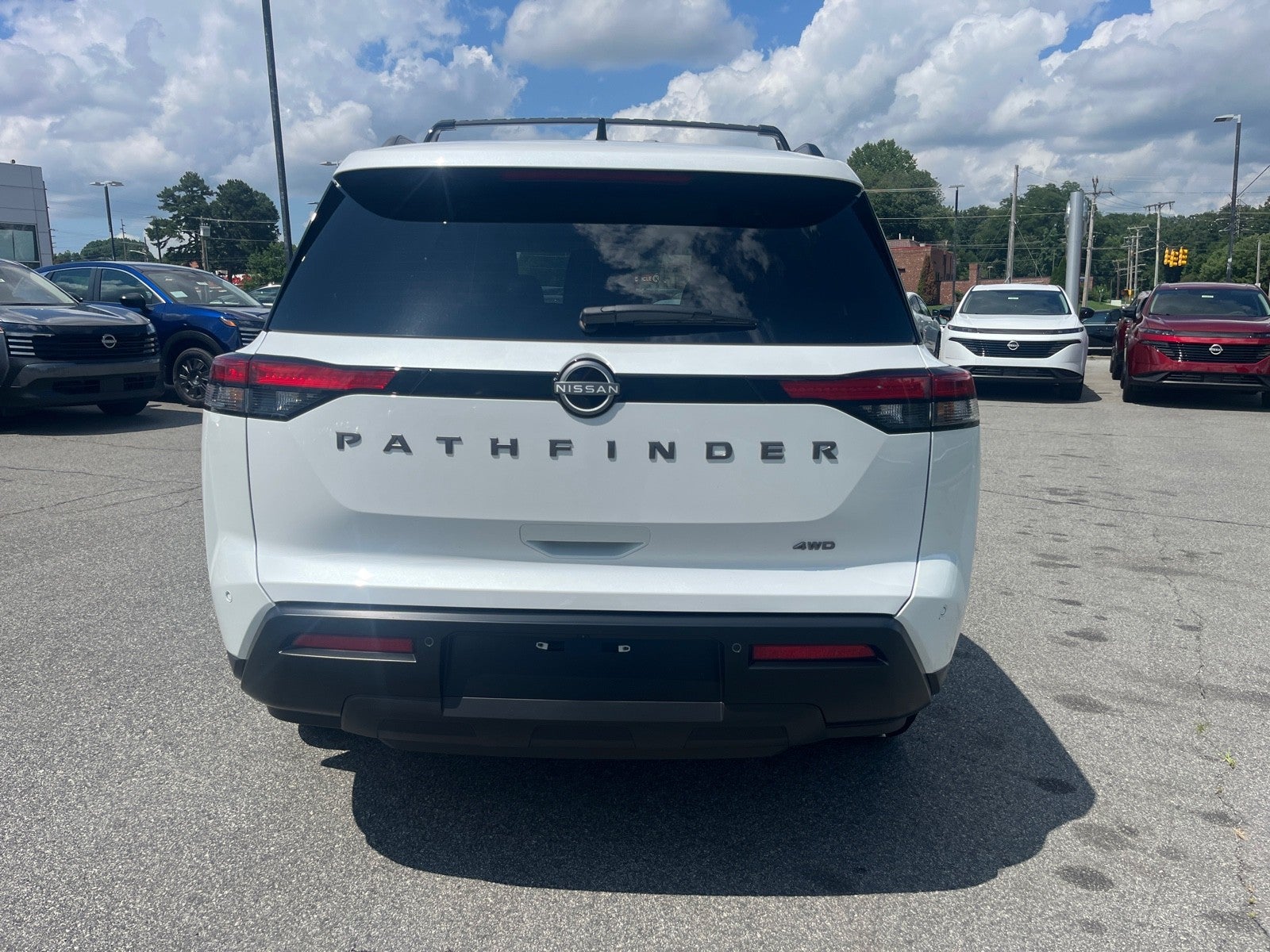 2026 Nissan Pathfinder SV