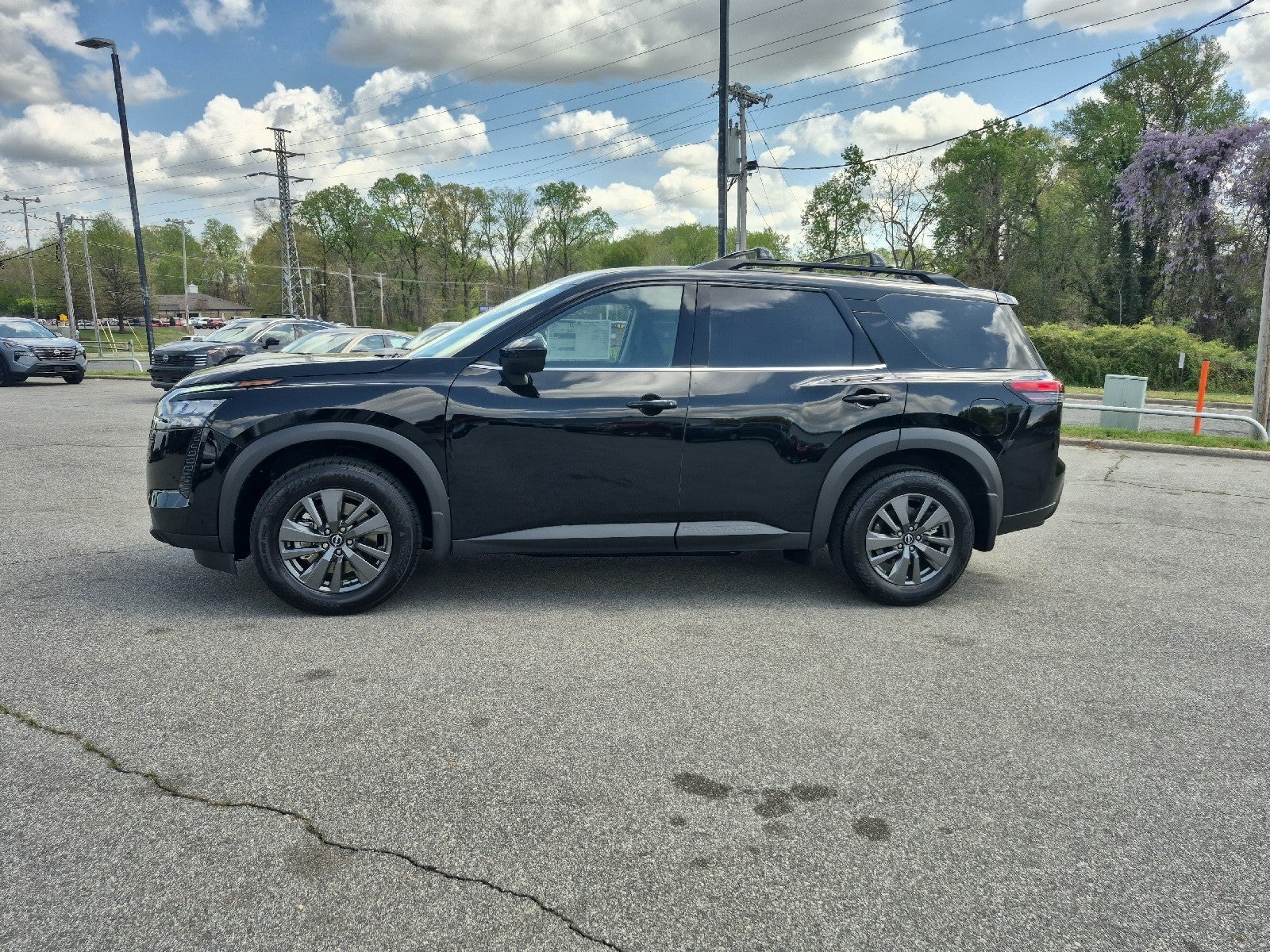 2026 Nissan Pathfinder SV