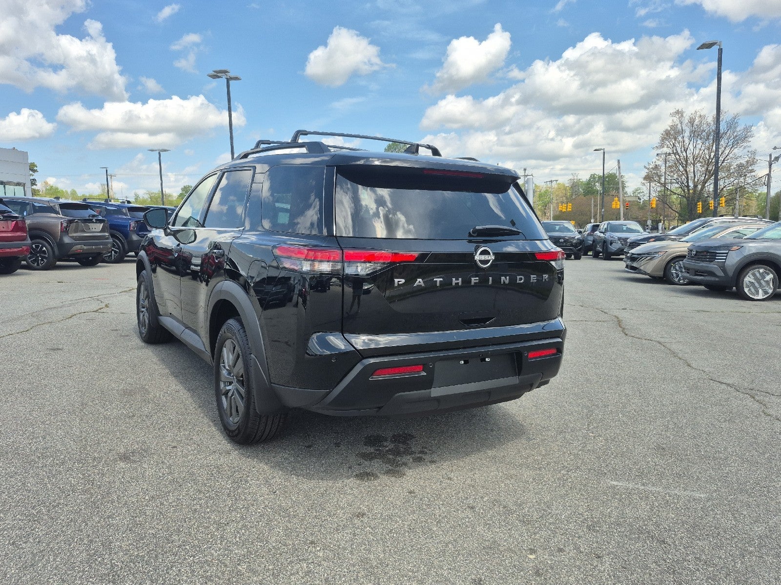 2026 Nissan Pathfinder SV