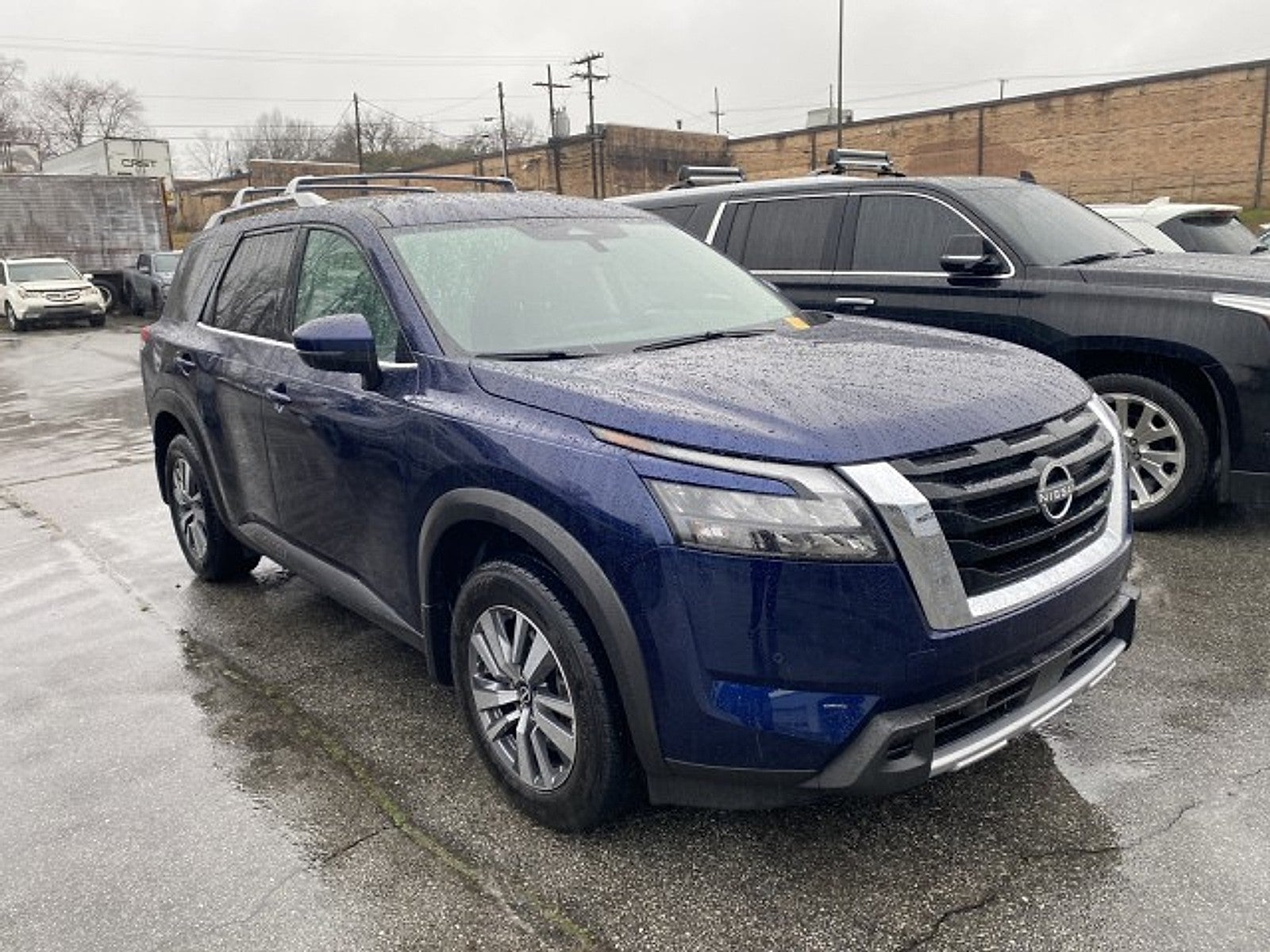 2025 Nissan Pathfinder SL