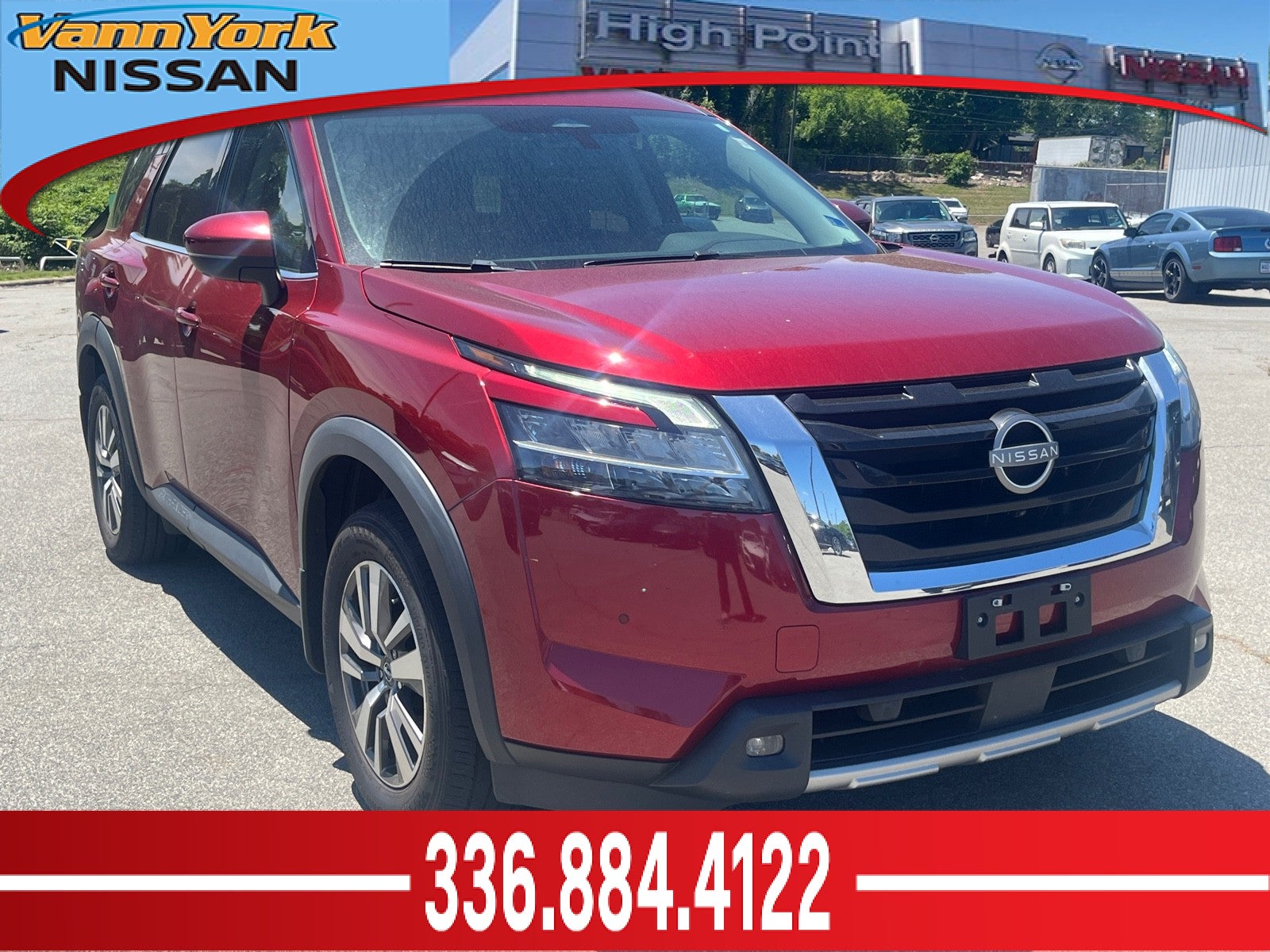 2023 Nissan Pathfinder SL