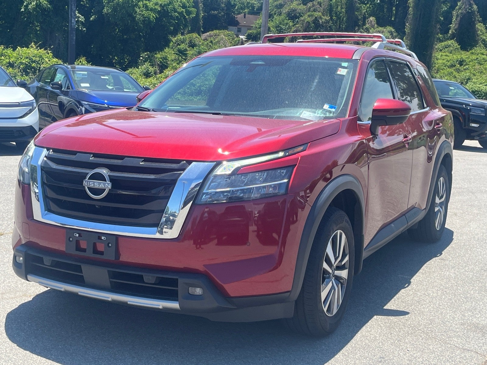 2023 Nissan Pathfinder SL
