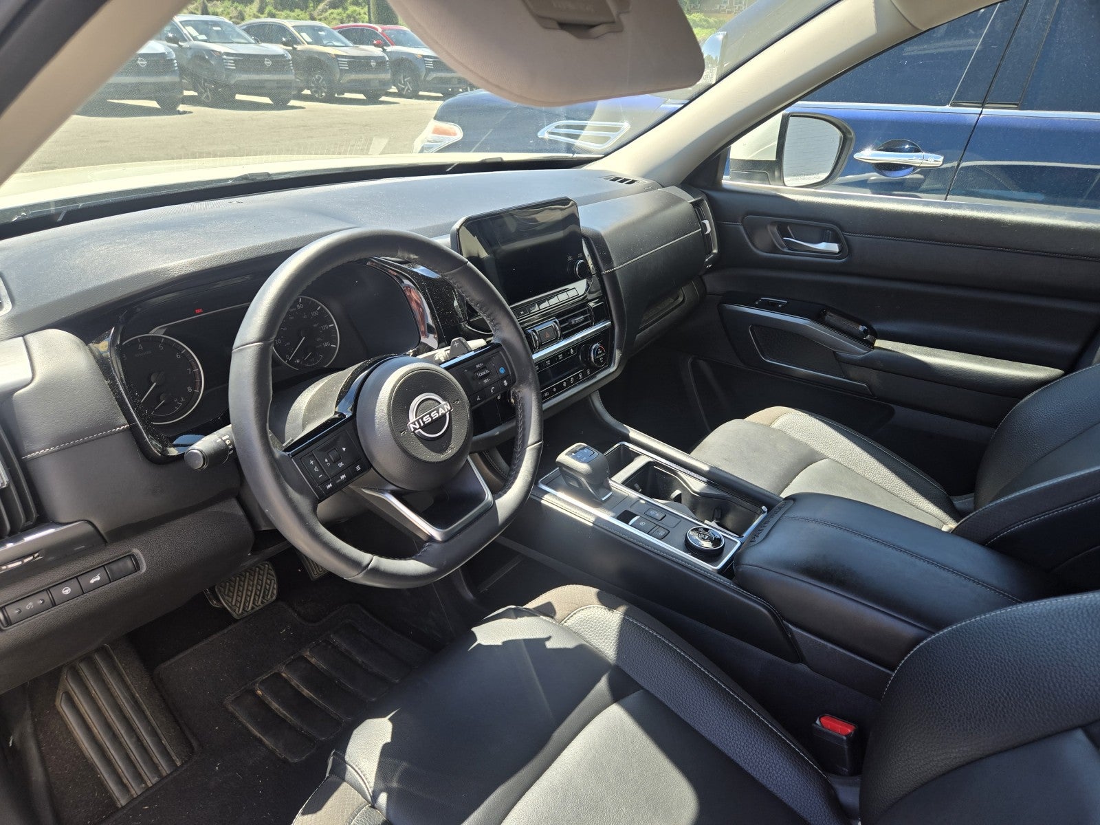 2023 Nissan Pathfinder SL