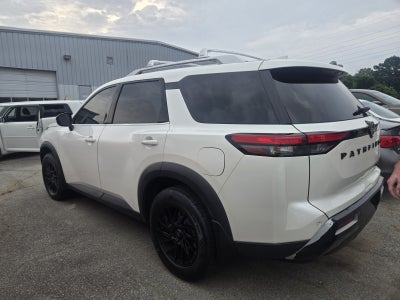 2024 Nissan Pathfinder SL