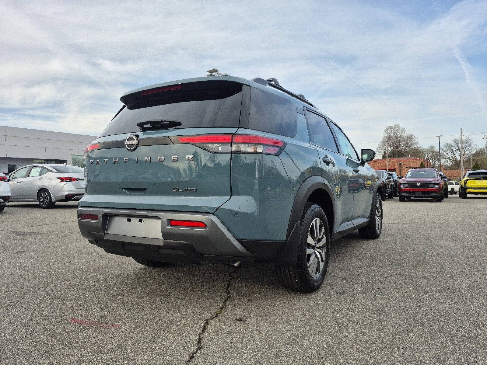 2026 Nissan Pathfinder SL