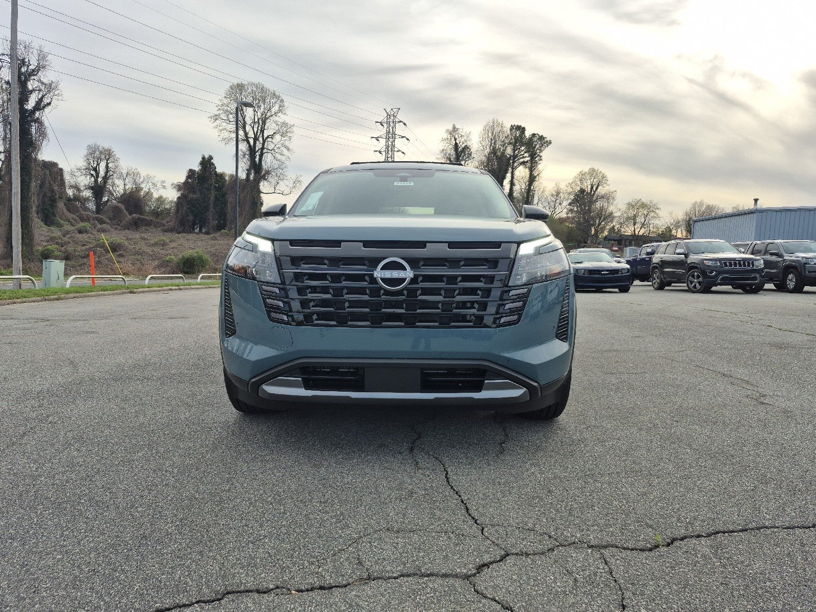 2026 Nissan Pathfinder SL