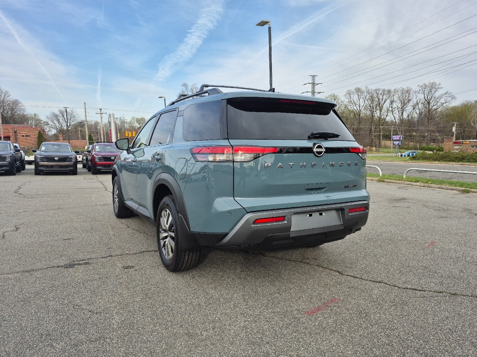 2026 Nissan Pathfinder SL