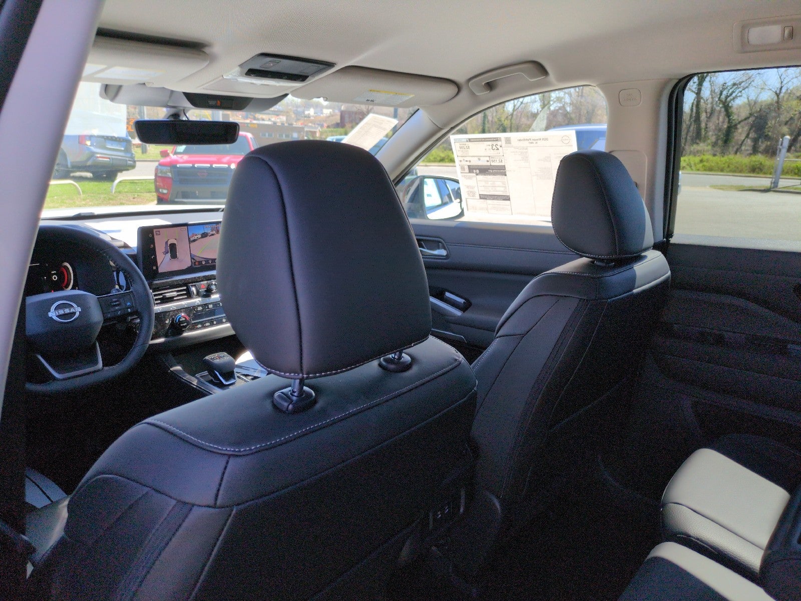 2026 Nissan Pathfinder SL