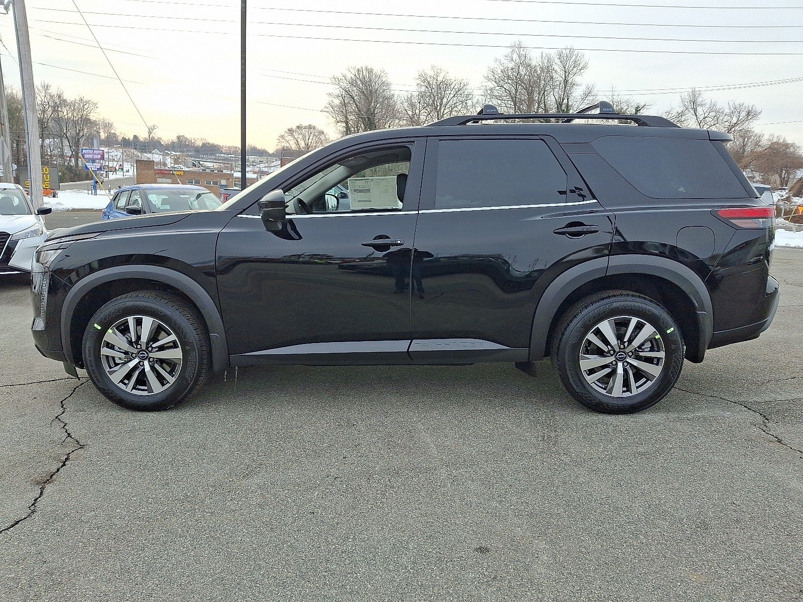 2026 Nissan Pathfinder SL