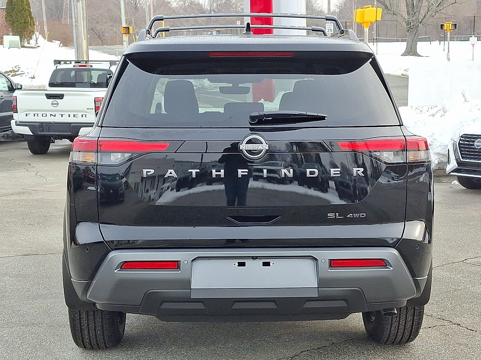 2026 Nissan Pathfinder SL