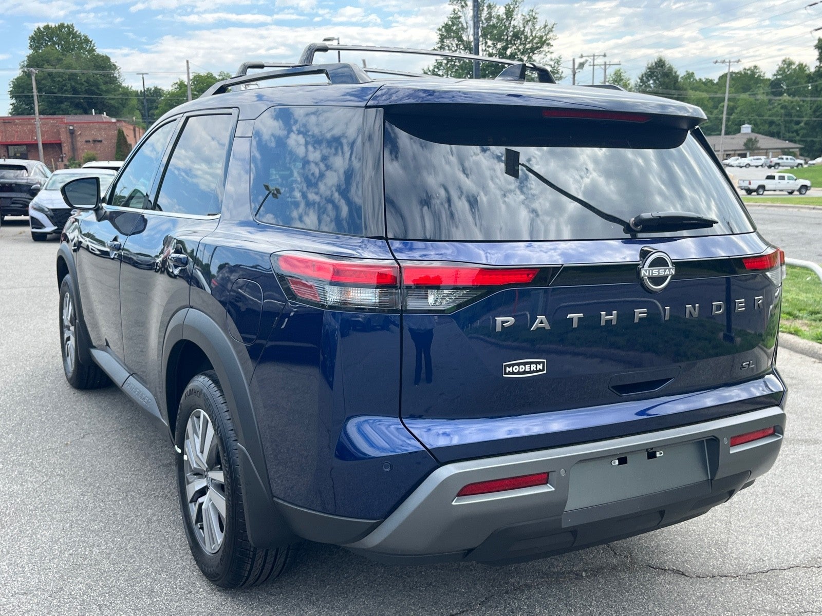 2026 Nissan Pathfinder SL