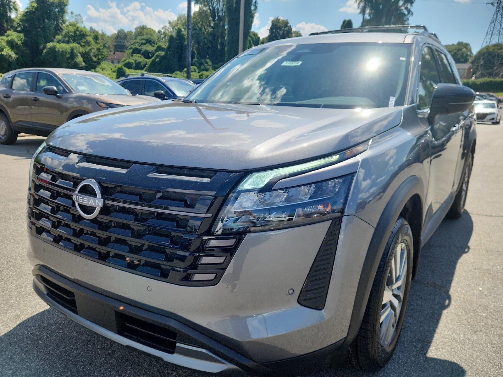 2026 Nissan Pathfinder SL