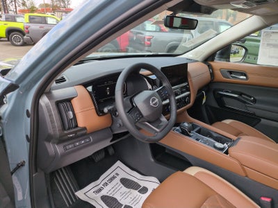 2026 Nissan Pathfinder Platinum
