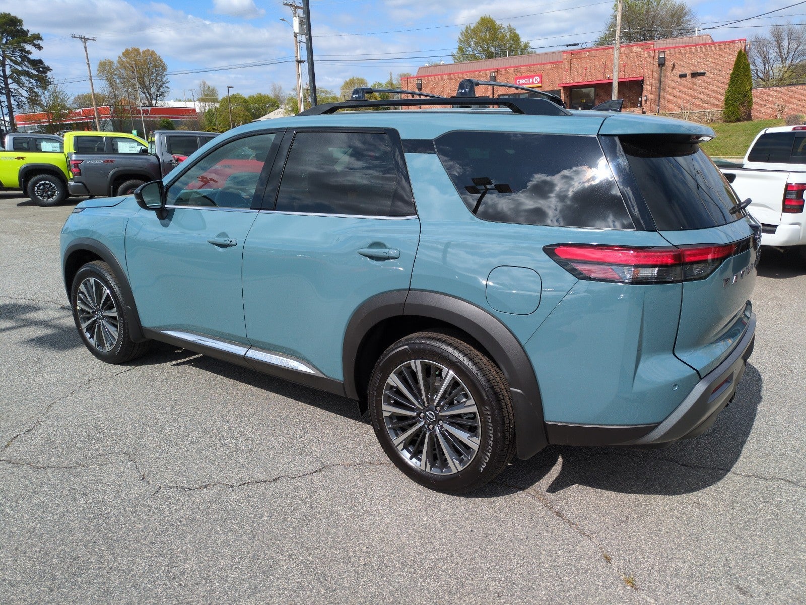 2026 Nissan Pathfinder Platinum