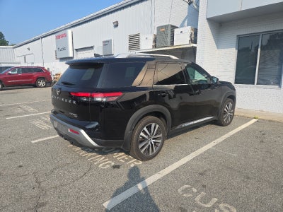 2022 Nissan Pathfinder Platinum
