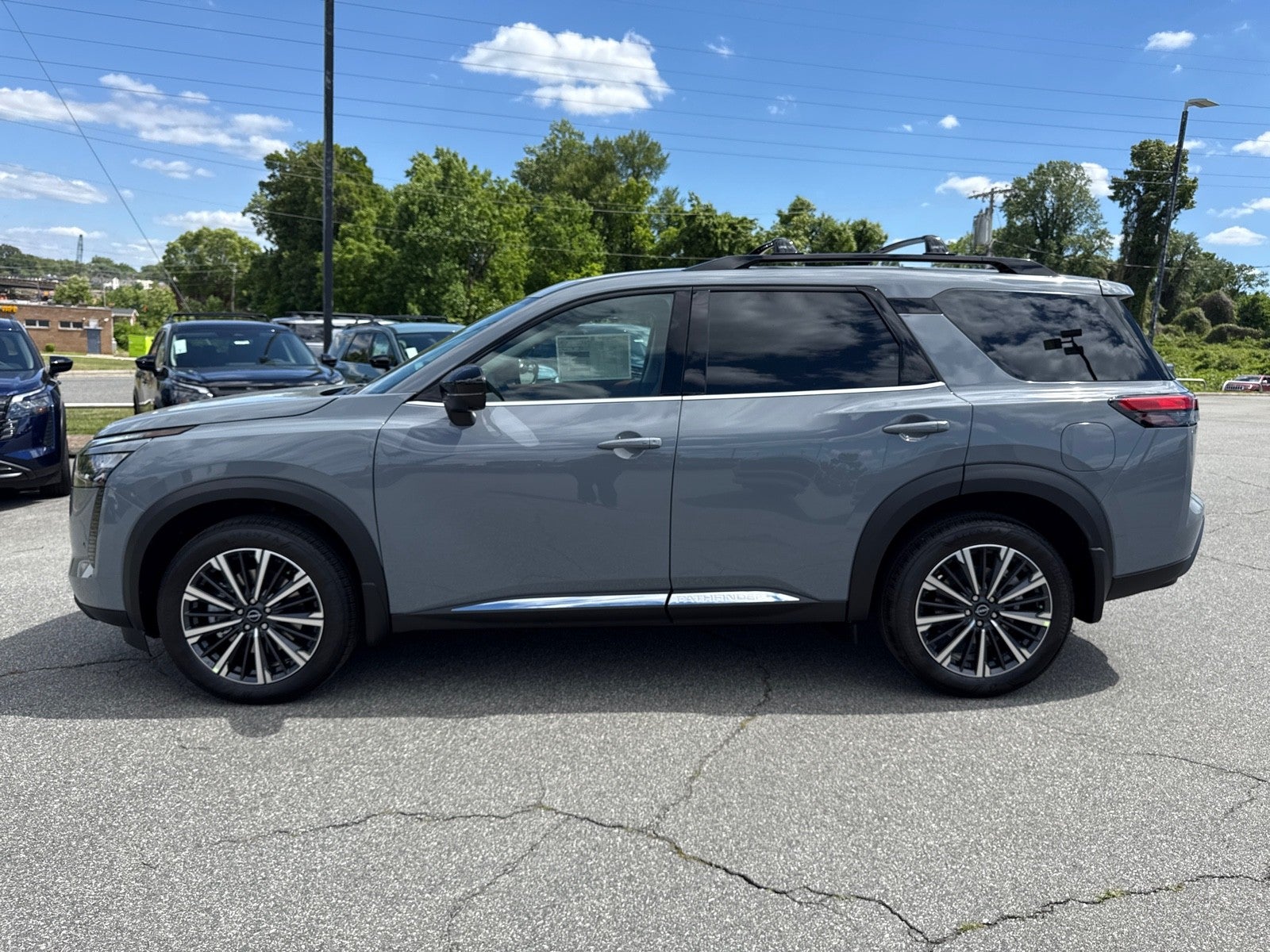 2026 Nissan Pathfinder Platinum