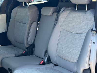 2025 Toyota Sienna LE