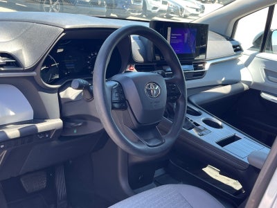 2025 Toyota Sienna LE