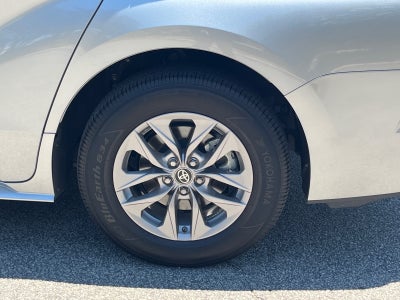 2025 Toyota Sienna LE
