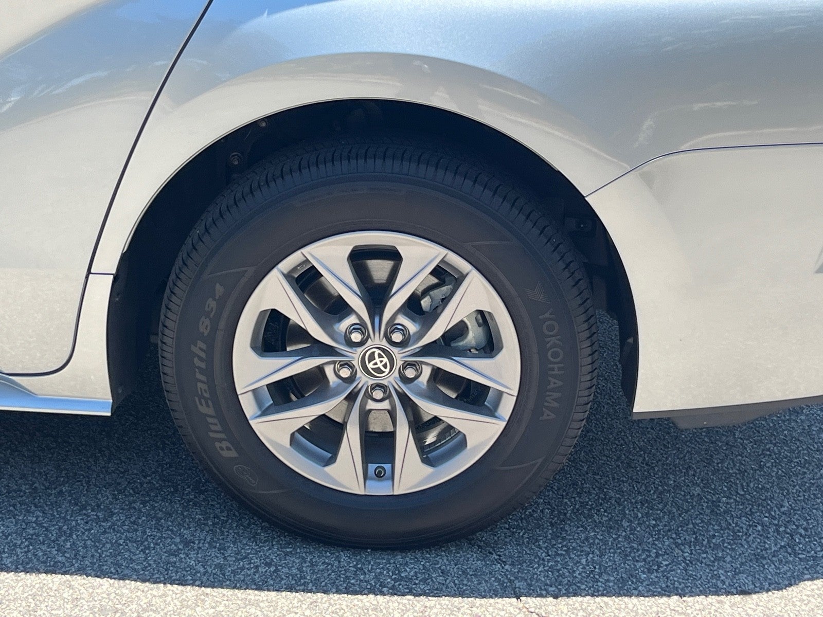 2025 Toyota Sienna LE