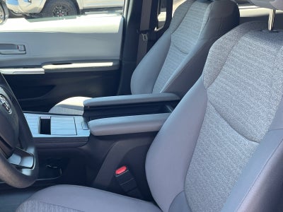2025 Toyota Sienna LE