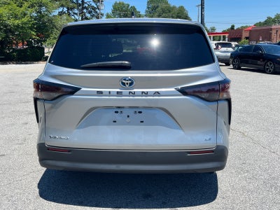 2025 Toyota Sienna LE