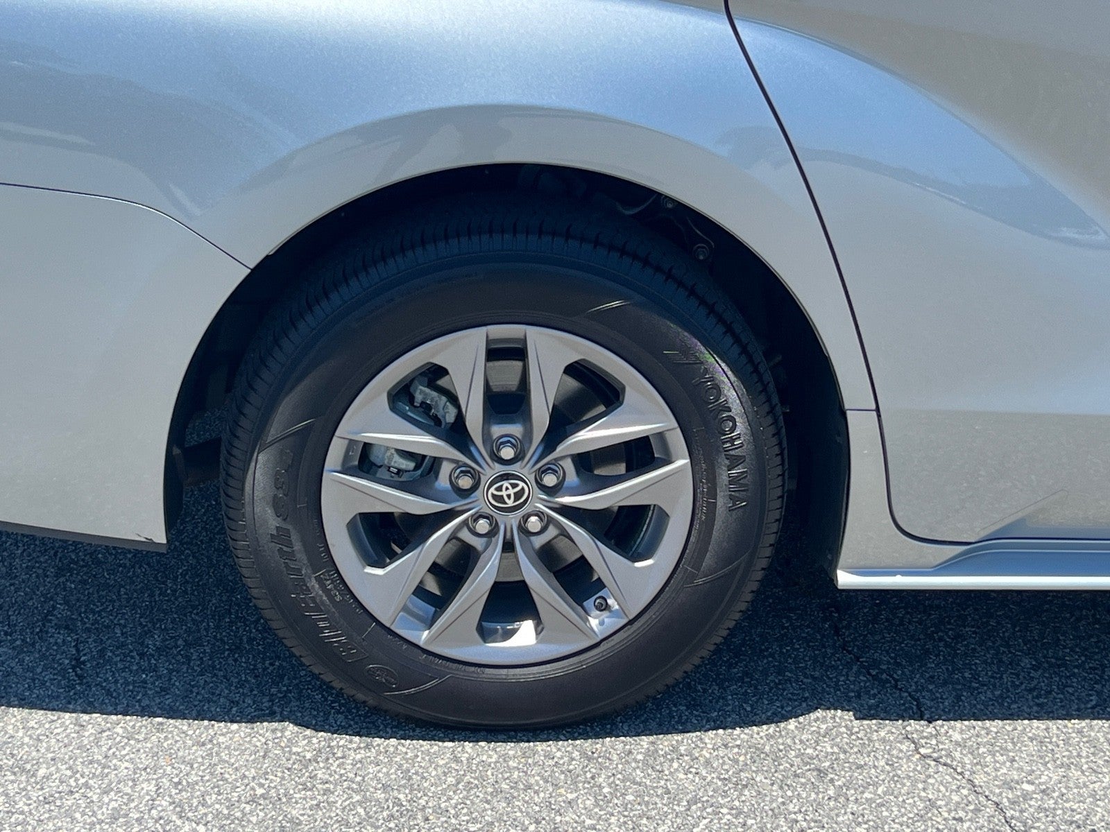 2025 Toyota Sienna LE