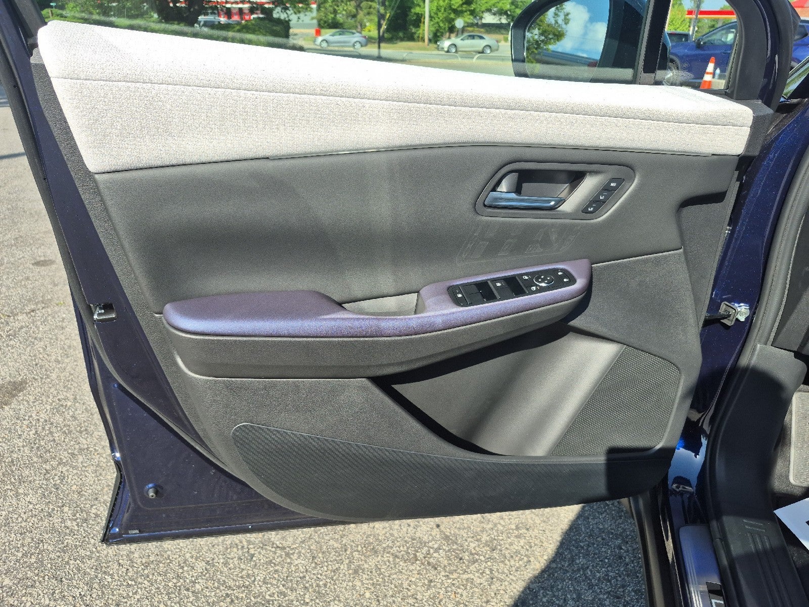 2026 Nissan LEAF Platinum+