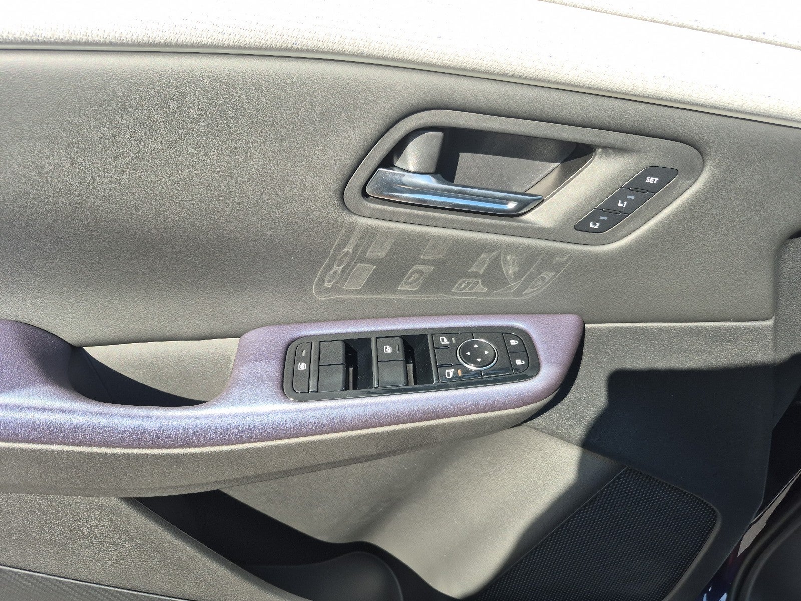 2026 Nissan LEAF Platinum+