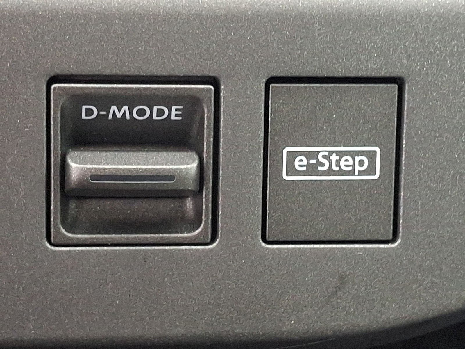 2026 Nissan LEAF Platinum+