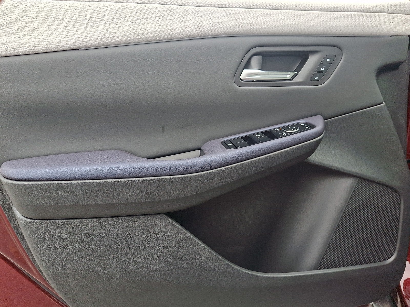 2026 Nissan LEAF Platinum+