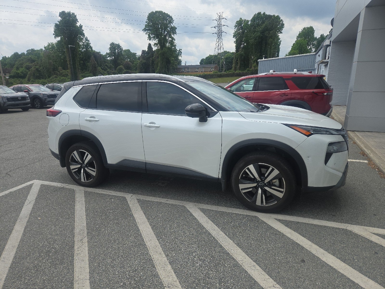 2025 Nissan Rogue SL