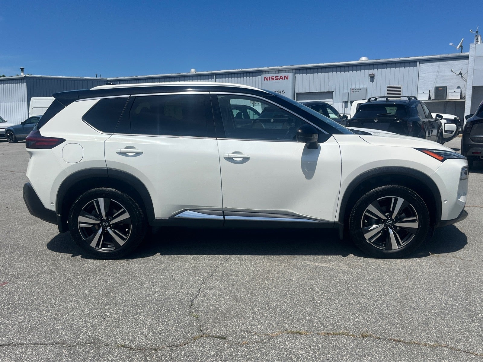 2023 Nissan Rogue SL