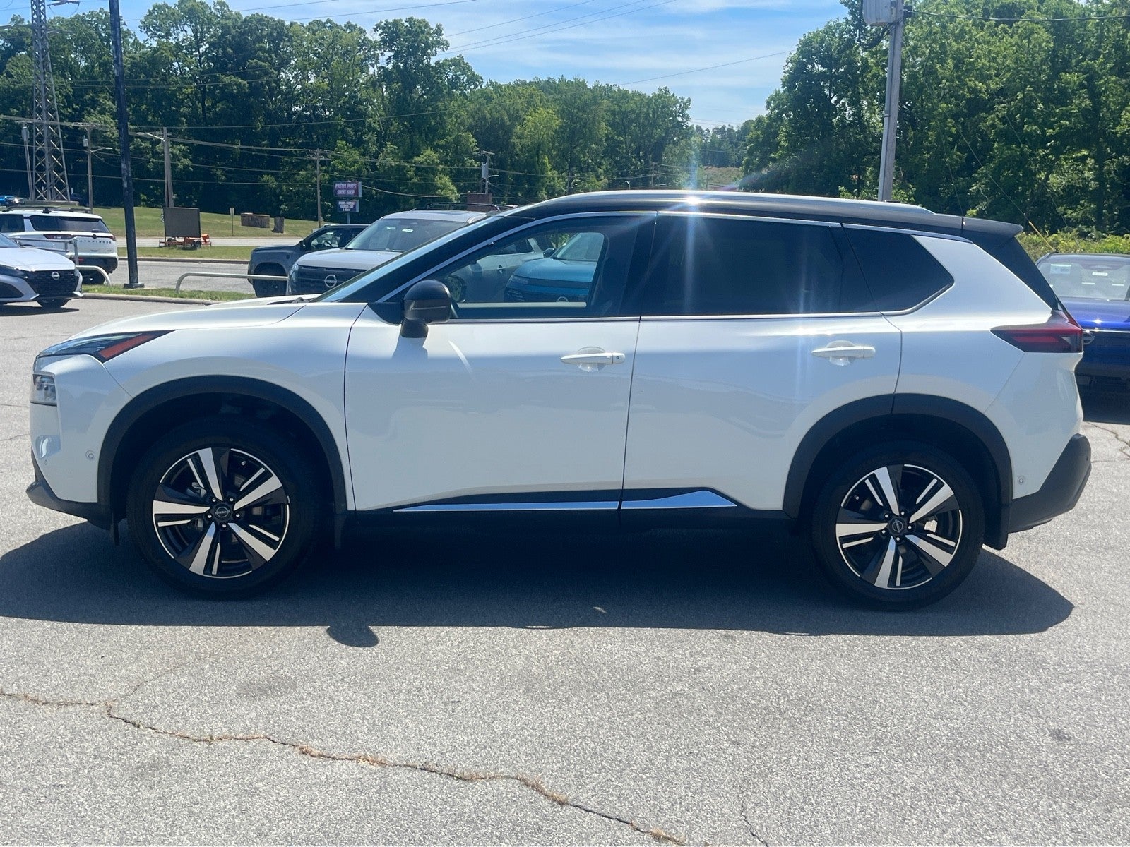 2023 Nissan Rogue SL